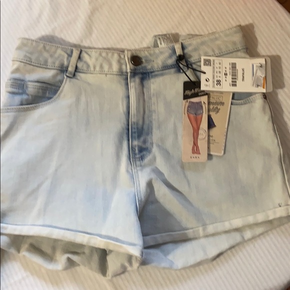 Trafaluc High Waisted Shorts - Picture 3 of 3